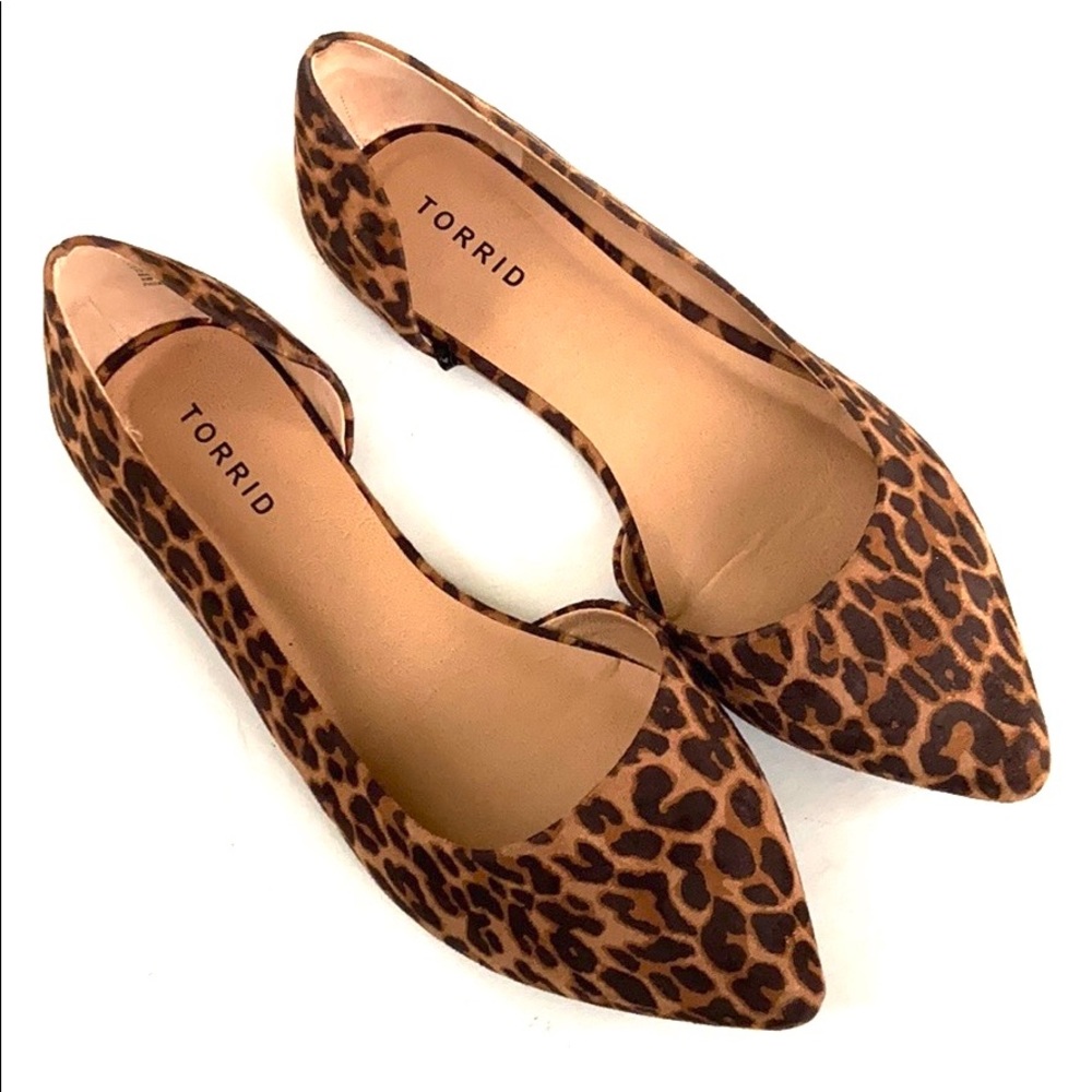 EUC Torrid flats